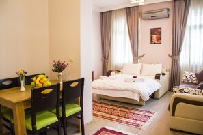 1 bedroom, minibar, in-room safe, soundproofing - Feyza Apartments (Istanbul)