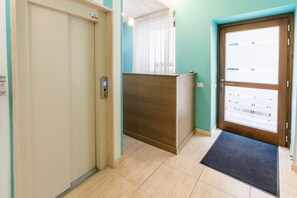 Reception - GG8 Hotel & Suite SPA (Gualdo Tadino)