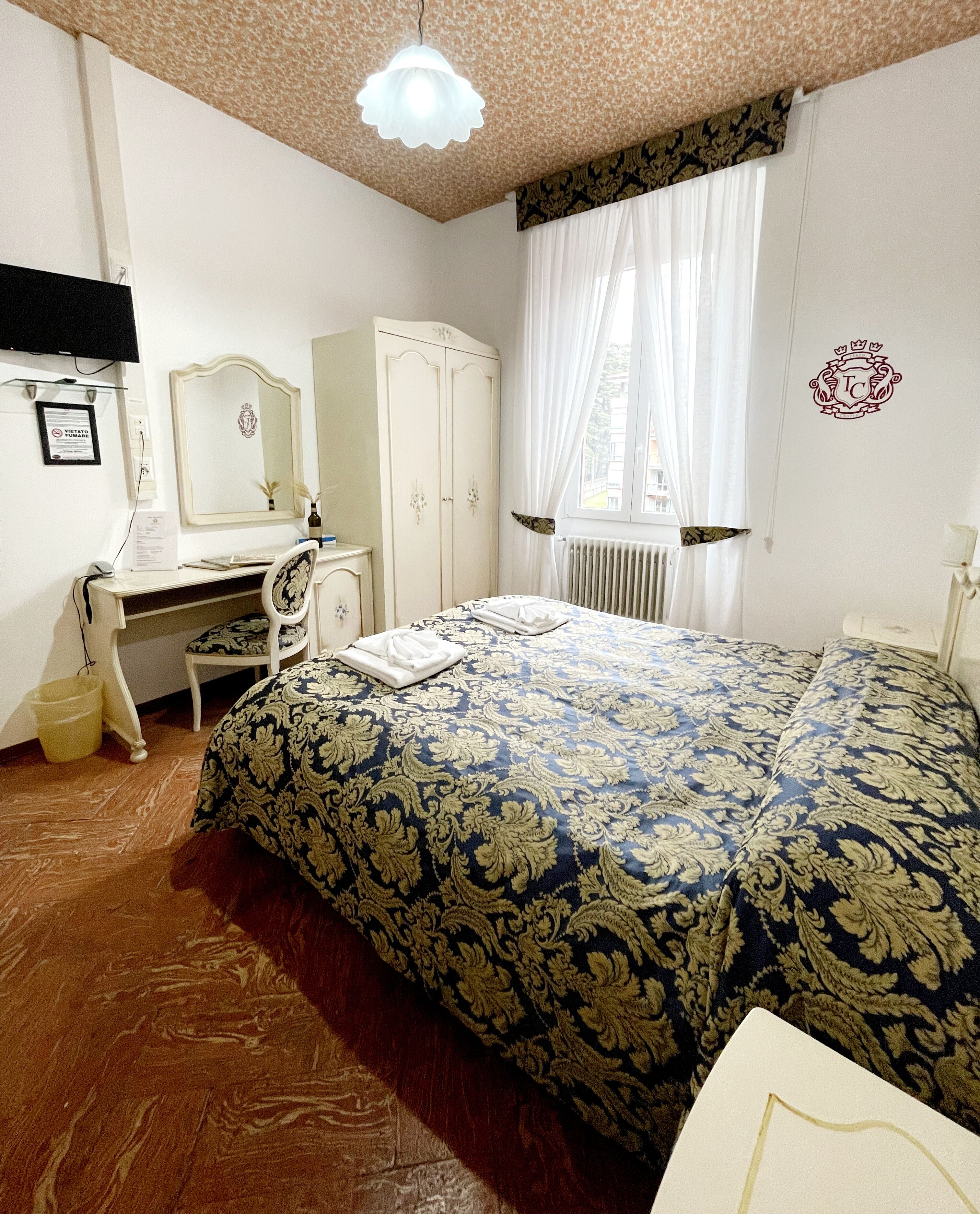 standard room | down duvets, in-room safe, individually decorated