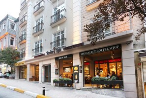 Front of property - Taksim Premium Residence (Istanbul)