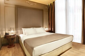 Minibar, in-room safe, soundproofing, iron/ironing board - Taksim Premium Residence (Istanbul)