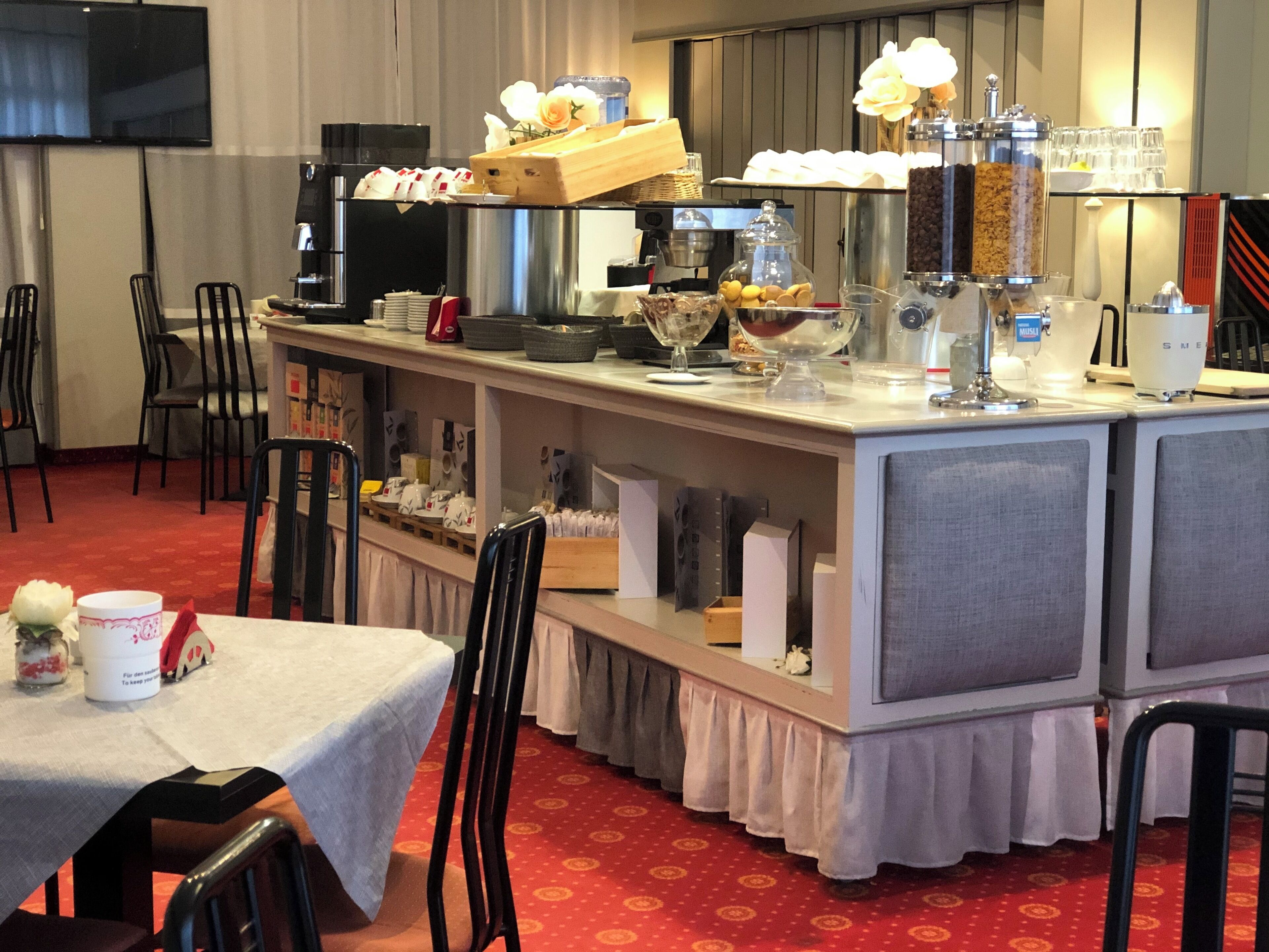 Petit déjeuner buffet compris