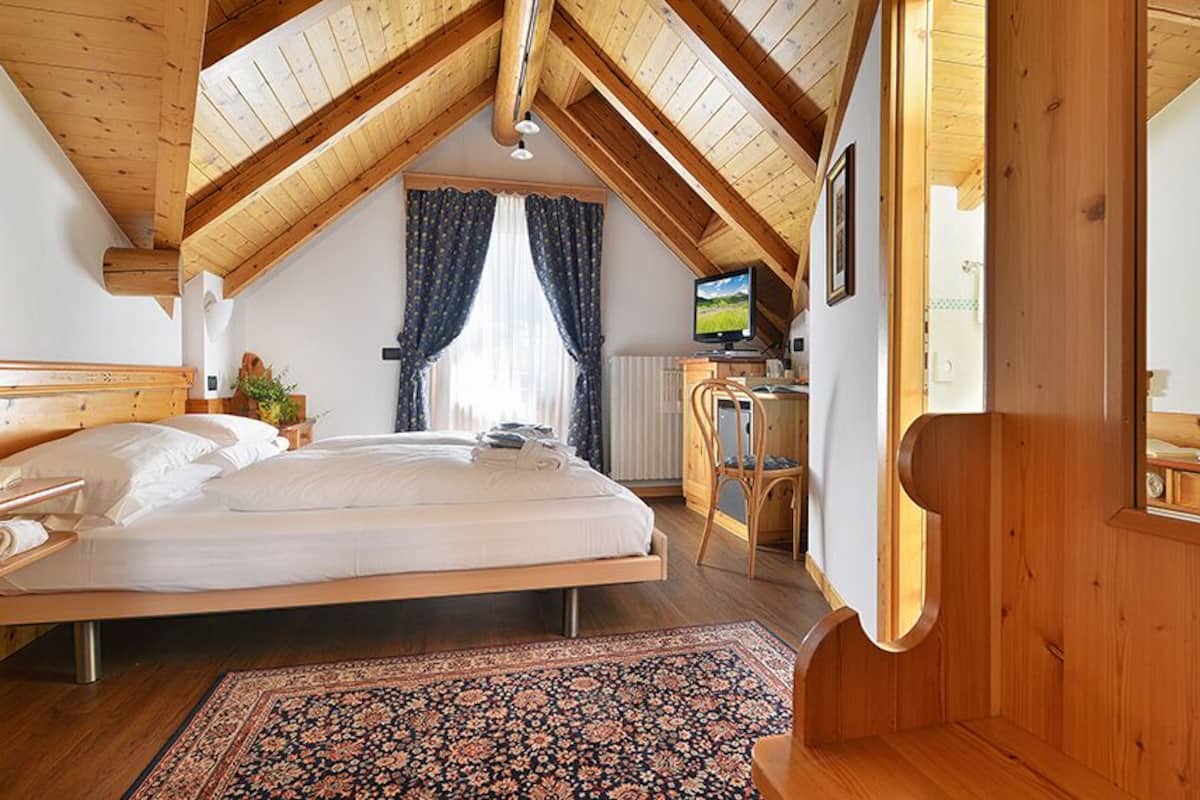 superior double room, balcony | frette italian sheets, premium bedding, select comfort beds