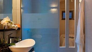 Rainfall showerhead, designer toiletries, hair dryer, bathrobes