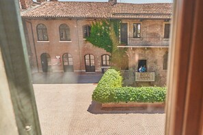 Quarto casal superior, vista para a cidade | Vista do quarto