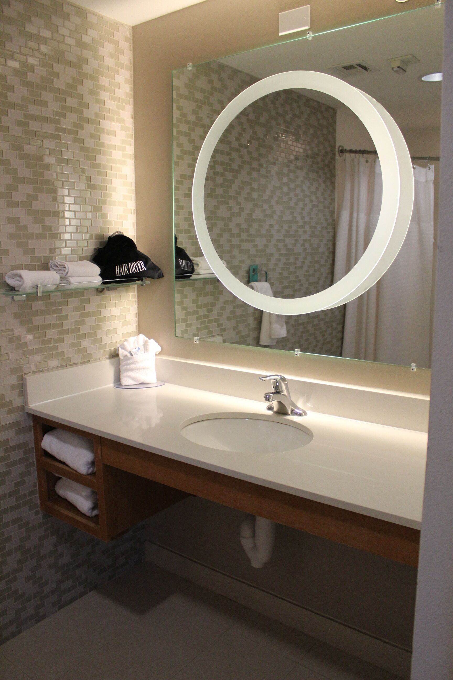 shower, free toiletries, towels