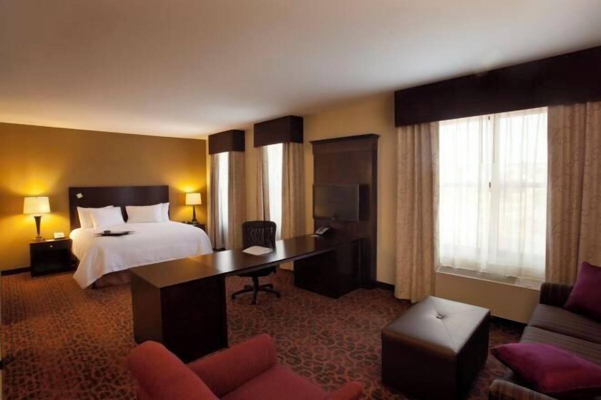 1 bedroom, blackout drapes, iron/ironing board, free WiFi