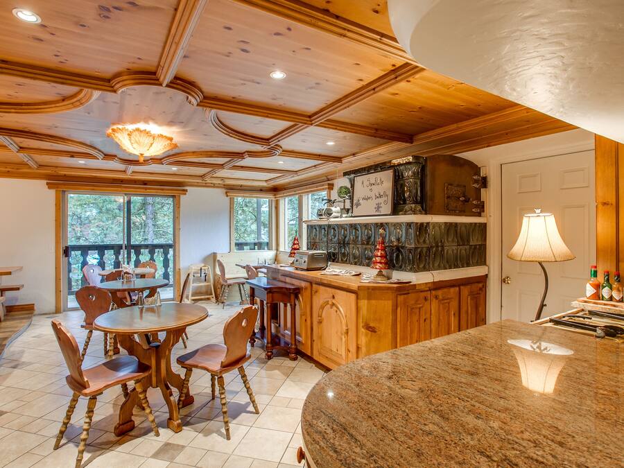 Tägliches inbegriffenes kontinentales Frühstück