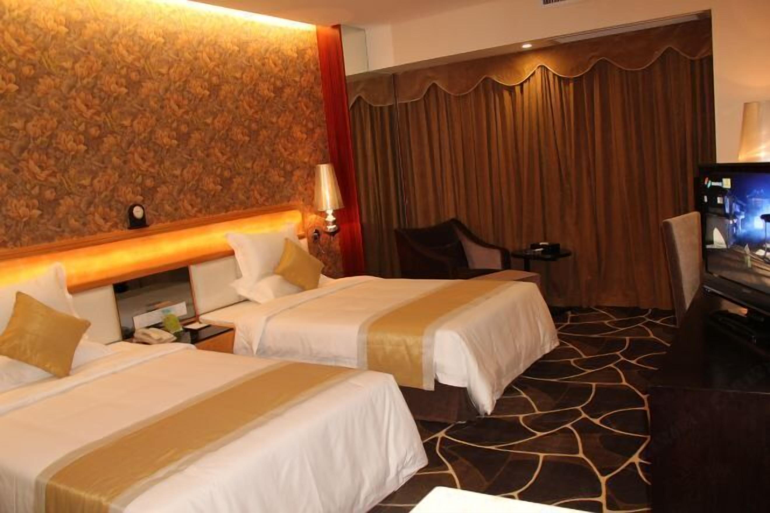 Minibar, in-room safe, alarm clocks