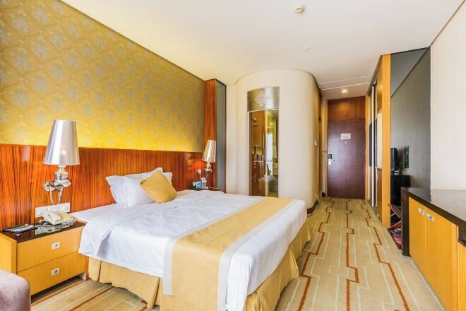 Minibar, in-room safe, alarm clocks