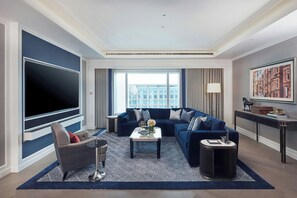 In-room safe, blackout curtains, free WiFi, bed sheets - Londoner Grand, a Luxury Collection Hotel, Macao (Cotai)