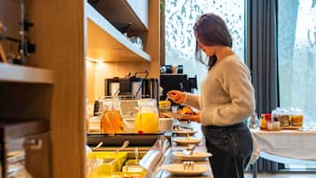 Petit déjeuner buffet servi tous les jours en supplément