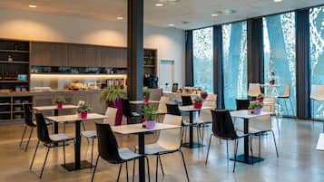 Desayuno buffet todos los días (con cargo)
