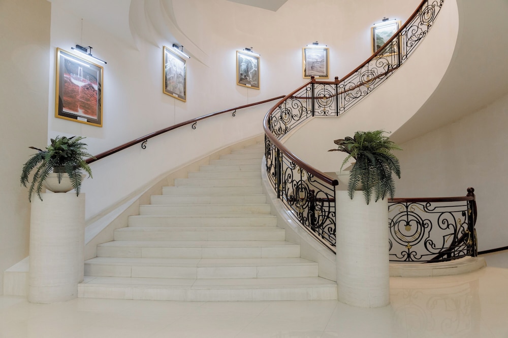 Beijing Palace Soluxe Hotel Astana photo 5
