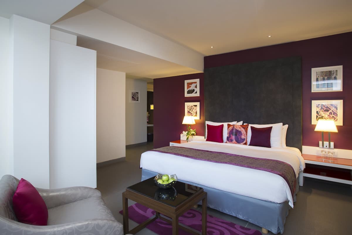 1 bedroom, premium bedding, minibar, in-room safe