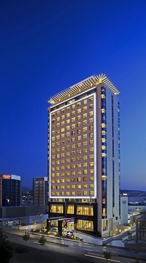 Exterior - Crowne Plaza BURSA by IHG (Bursa)