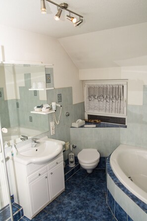 Premium Double Room, 1 Queen Bed, Balcony | Bathroom