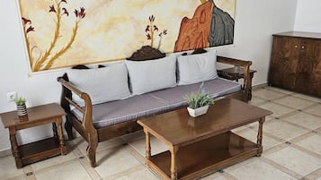 تلفزيون بشاشة مسطحة