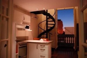 Microwave, electric kettle, cookware/dishes/utensils