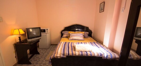 Standard Single Room | Iron/ironing board, WiFi