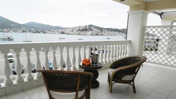 Deluxe Suite Sea View Rea | Balcony