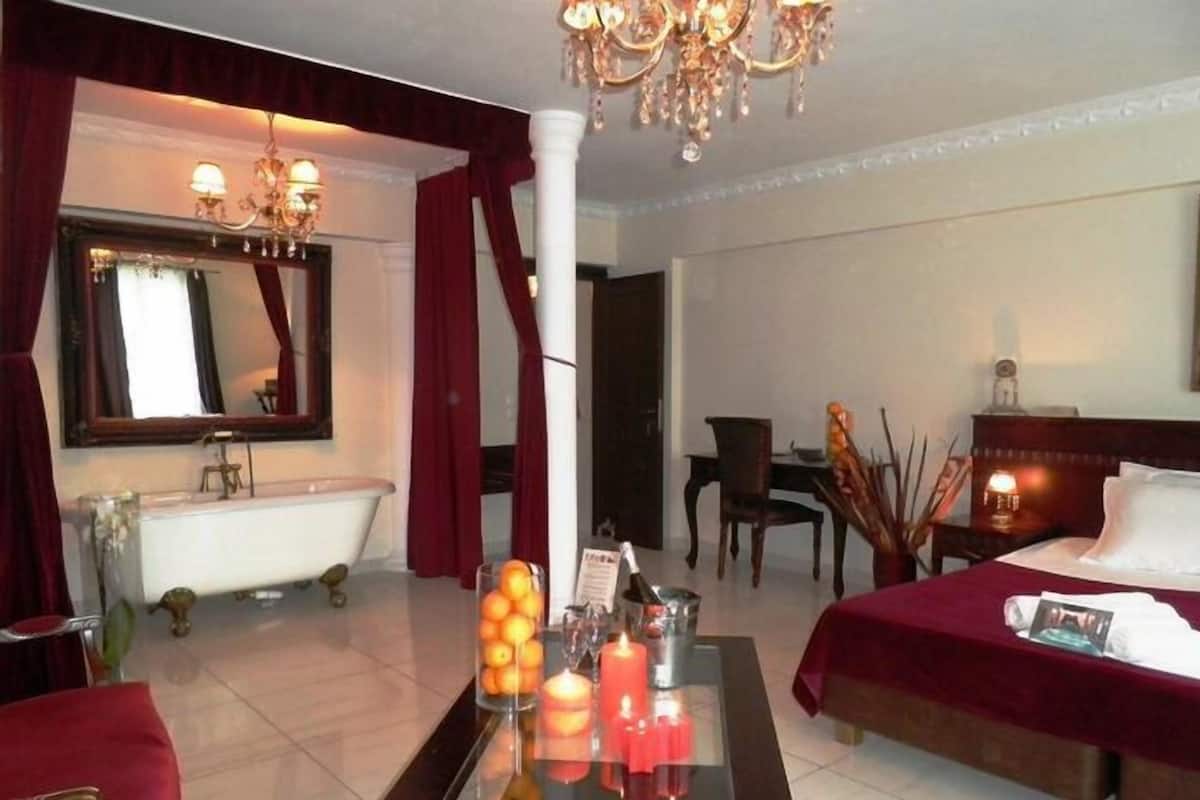 Suite Deluxe, vistas al mar (Olympia) | Ropa de cama de alta calidad, caja fuerte, escritorio