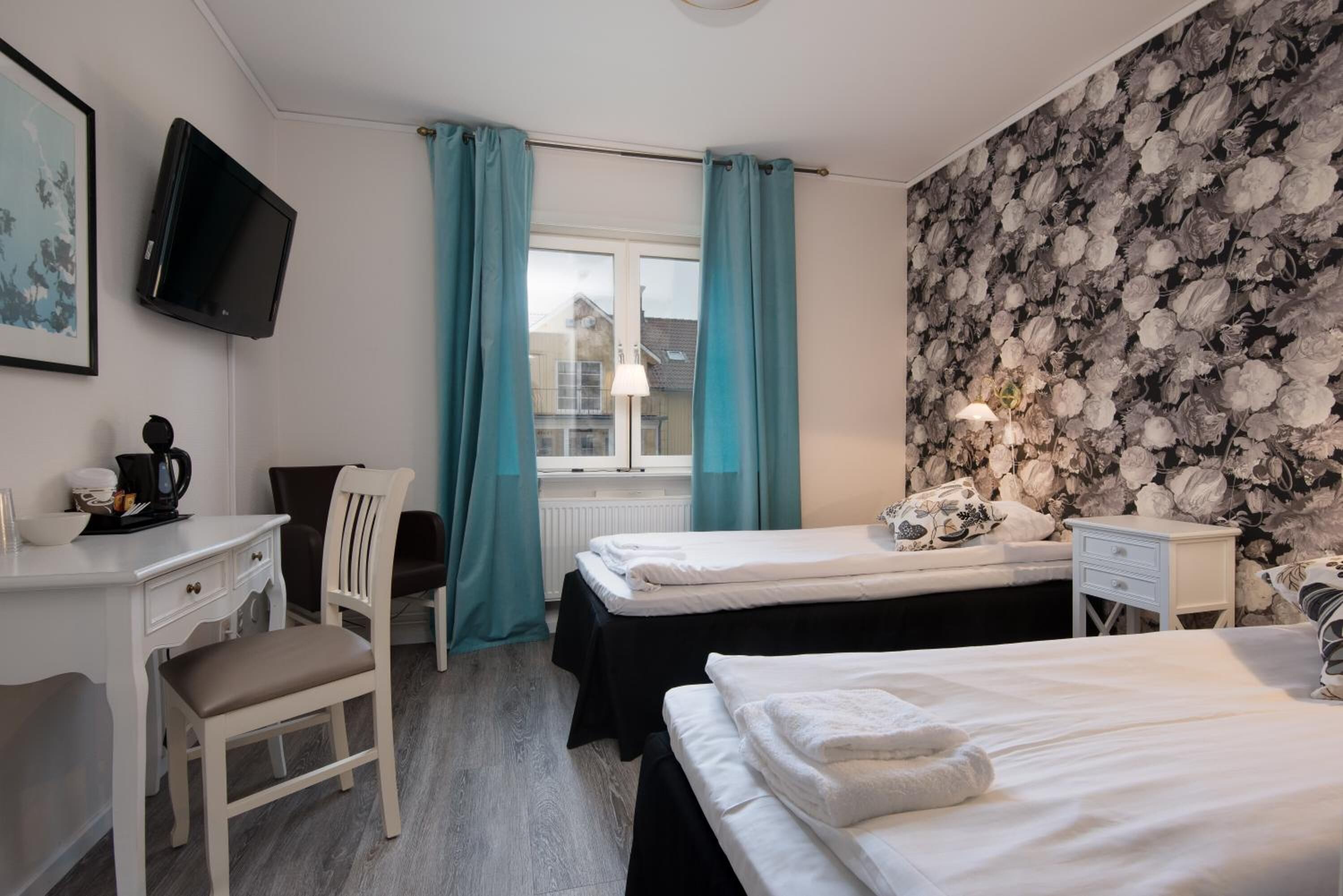 desk, iron/ironing board, free wifi, bed sheets