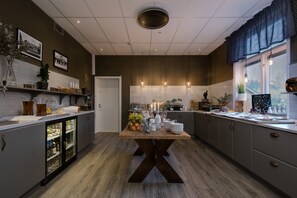 Desayuno bufé gratuito y diario