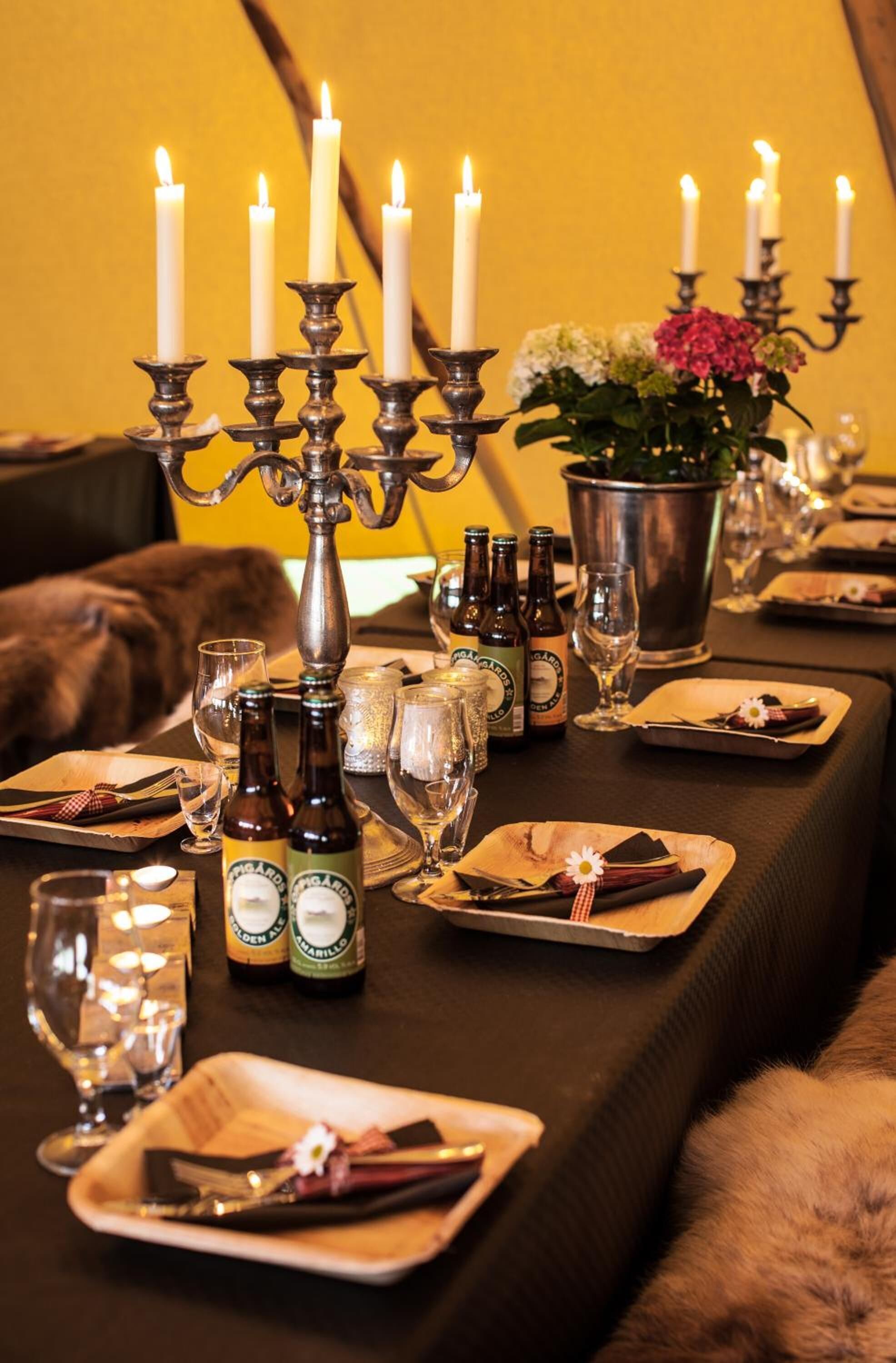 breakfast and dinner served