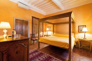 2 bedrooms, blackout drapes, free WiFi, bed sheets