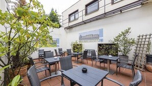 Terrace/patio - Trip Inn Hotel Ariane (Cologne)