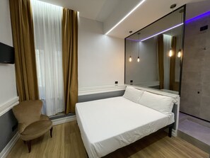 Deluxe Double or Twin Room | Egyptian cotton sheets, hypo-allergenic bedding, down duvets, minibar - Hotel Giotto Flavia (Rome)