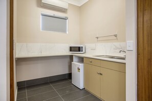 Habitación Deluxe, 1 cama de matrimonio | 1 dormitorio y espacio para trabajar con un portátil