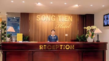 Quầy tiếp tân