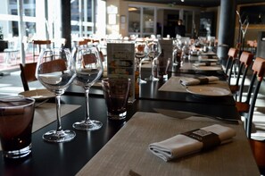 Lunch served - Spark by Hilton Lyon Ouest (Lyon)