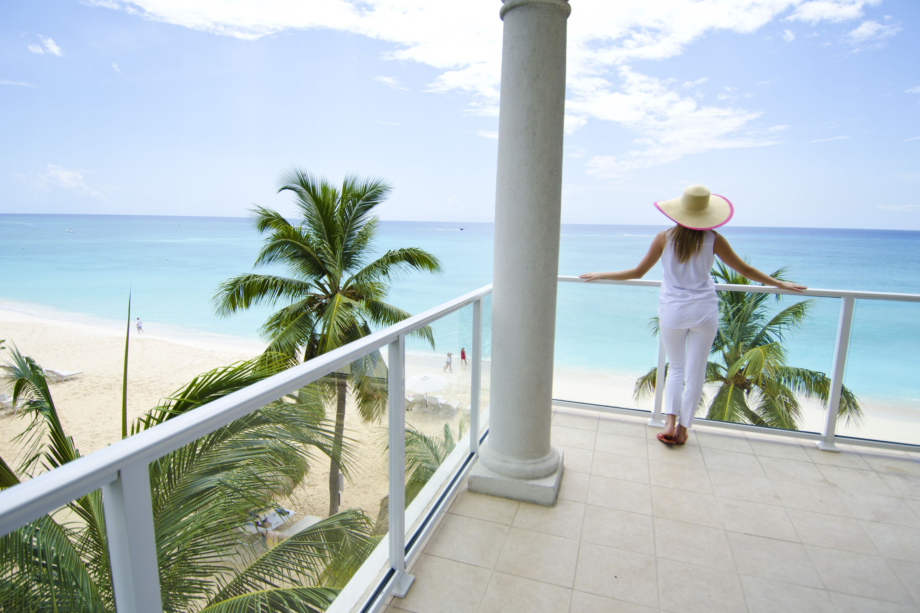 Luxury 3 Bedroom Villa, Beachfront | Balcony
