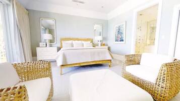 Premium bedding, in-room safe, individually decorated