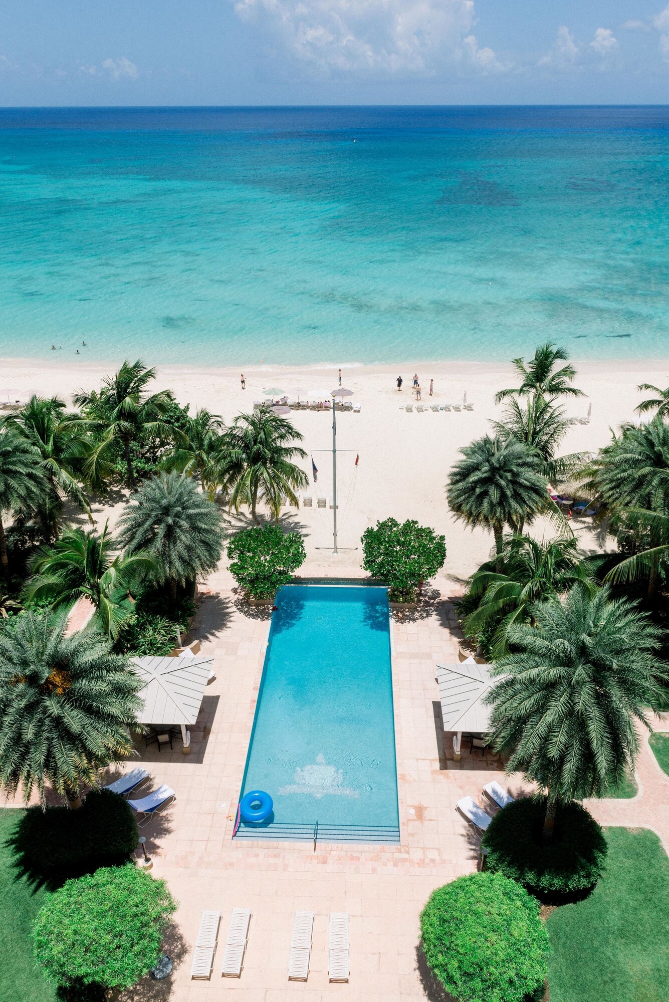 Piscine extérieure, cabanas gratuites, parasols
