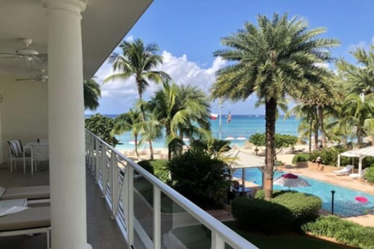 Luxury 3 Bedroom Villa, Pool View | Udsigt fra balkon