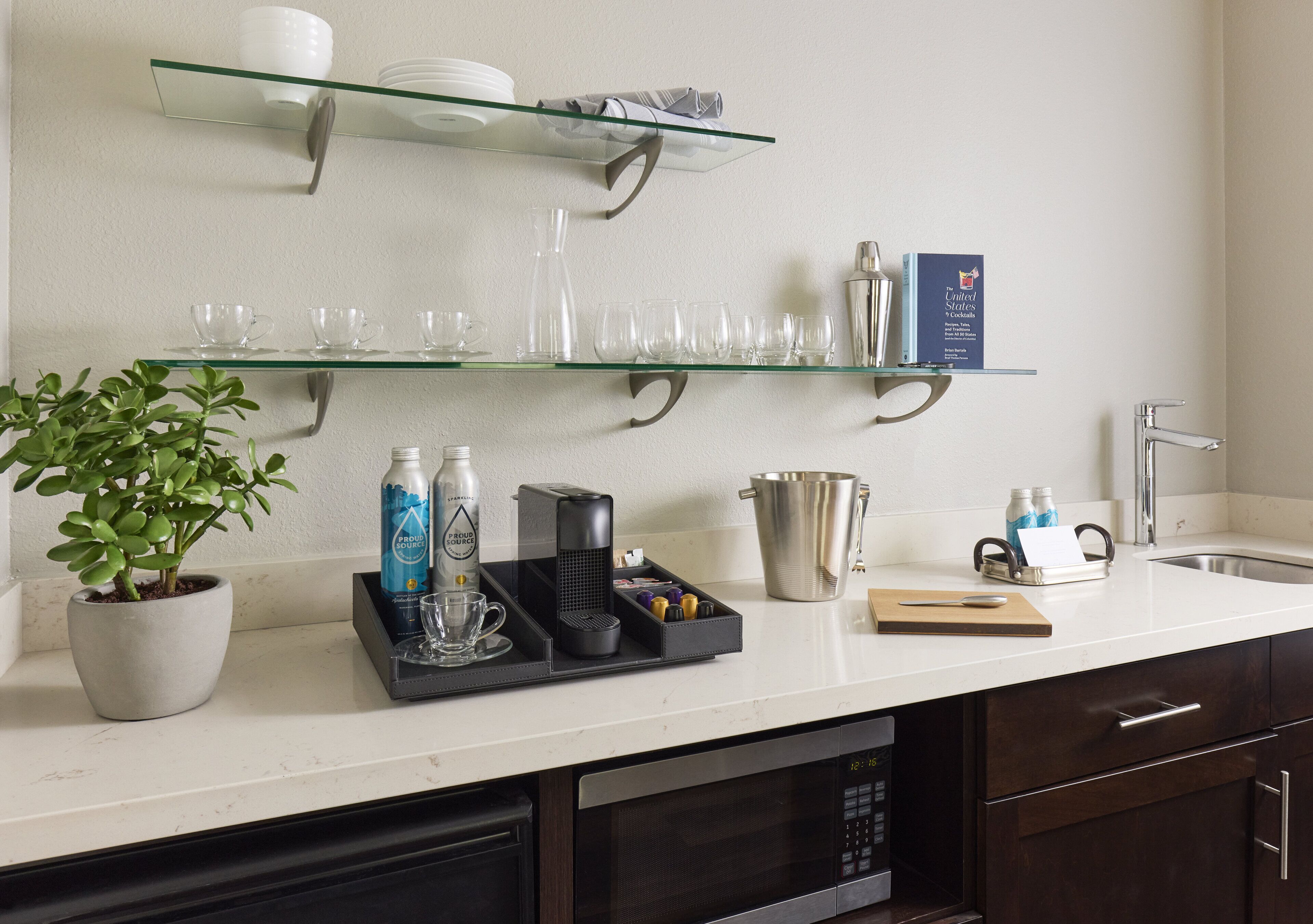 microwave, coffee/tea maker