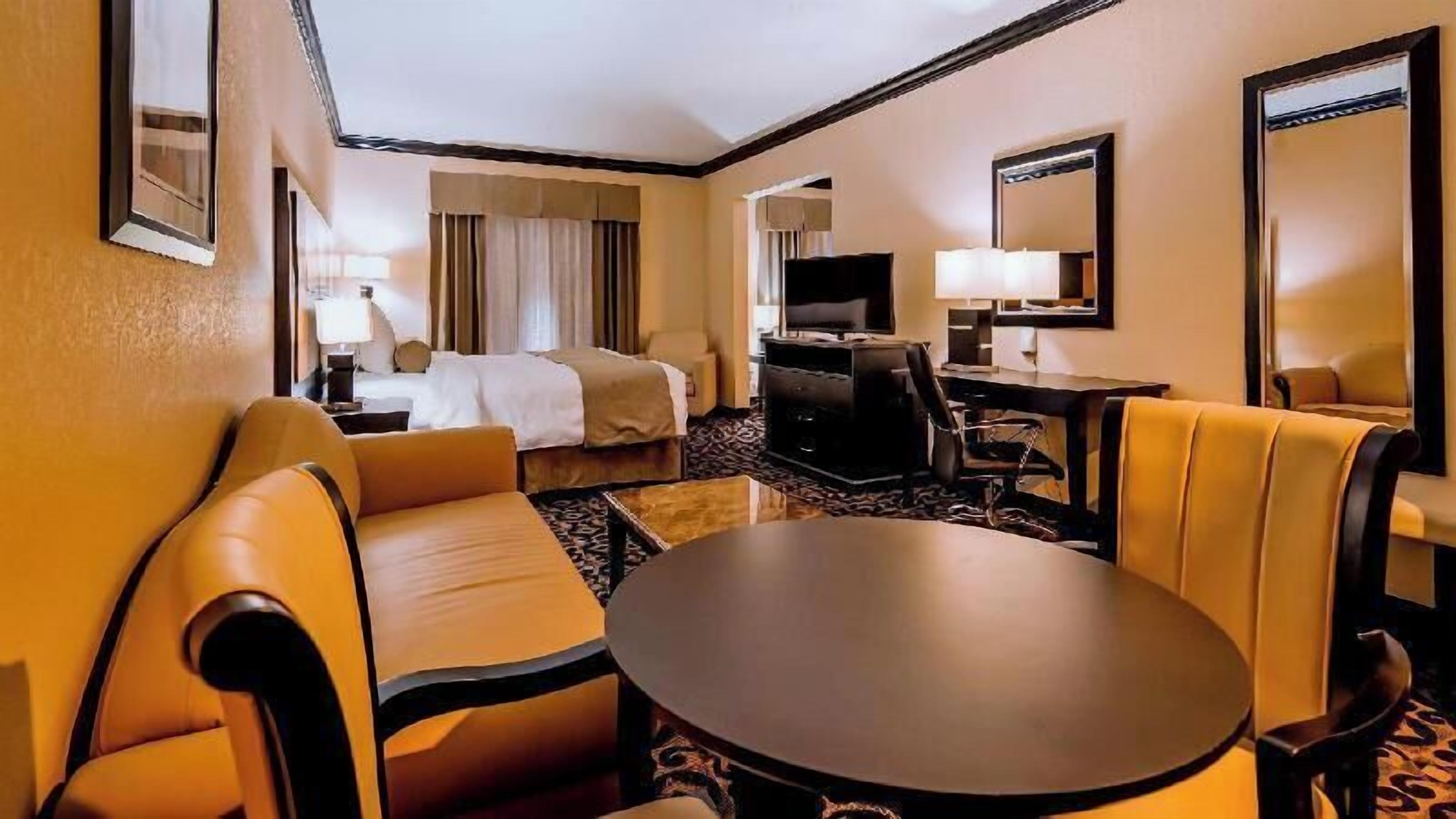 Premium bedding, pillowtop beds, in-room safe, desk