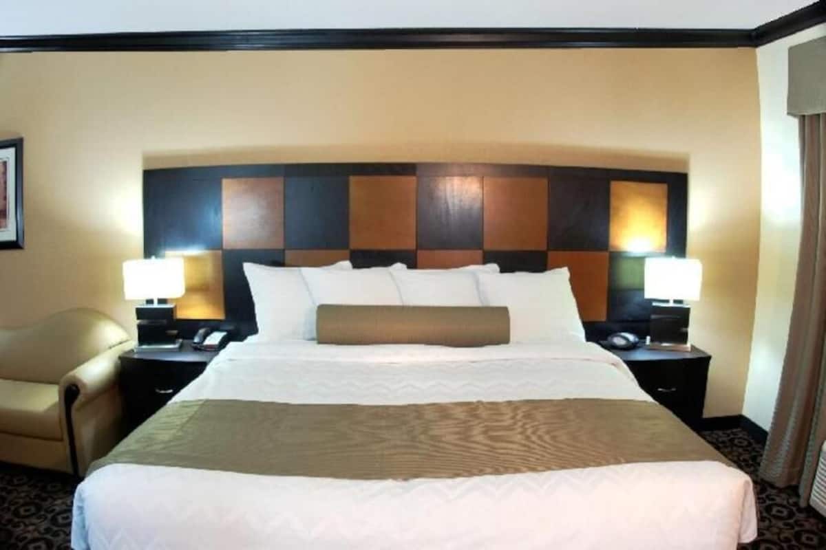 Premium bedding, pillowtop beds, in-room safe, desk