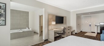 Best Western Plus Airport Inn & Suites