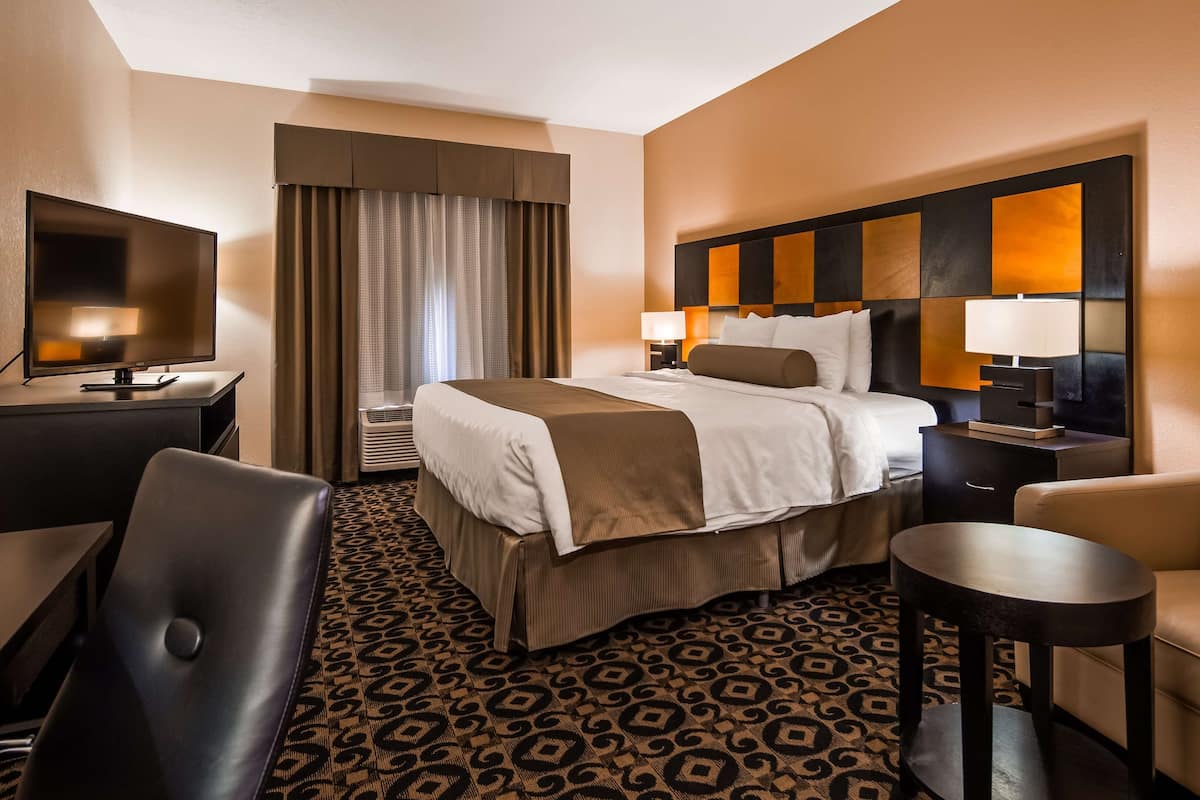 Premium bedding, pillowtop beds, in-room safe, desk
