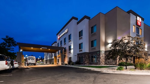 Best Western Plus Airport Inn & Suites