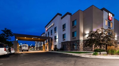 Best Western Plus Airport Inn & Suites
