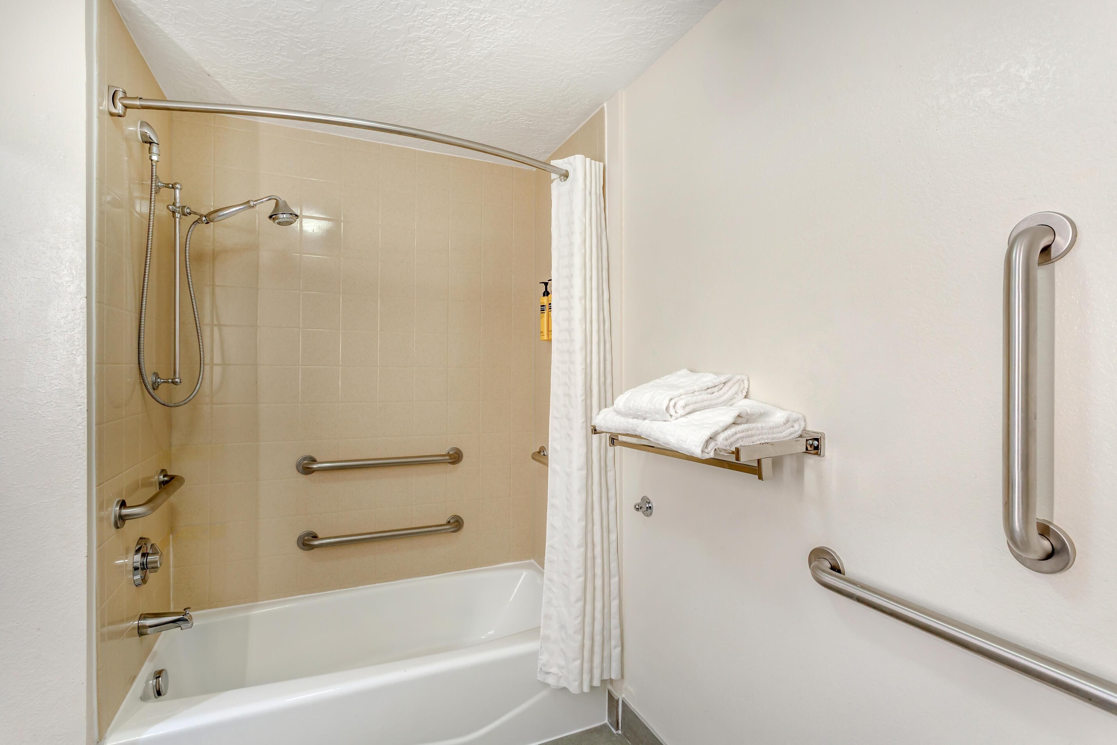 Foto - Best Western Plus Airport Inn & Suites