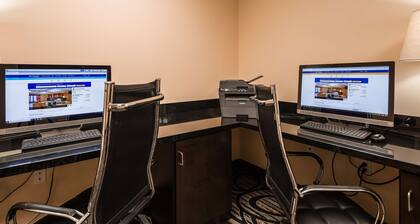 Best Western Plus Airport Inn & Suites