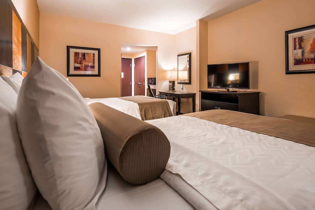 Premium bedding, pillowtop beds, in-room safe, desk