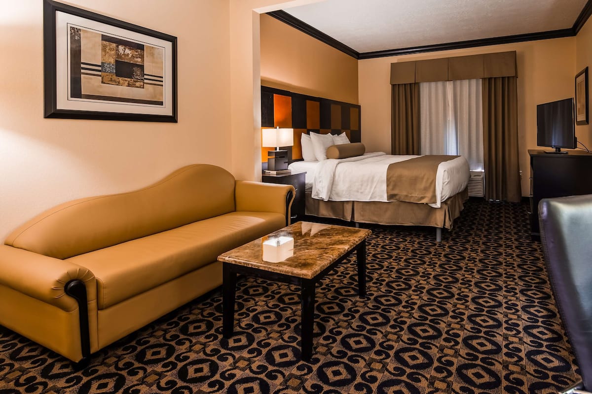 Premium bedding, pillowtop beds, in-room safe, desk